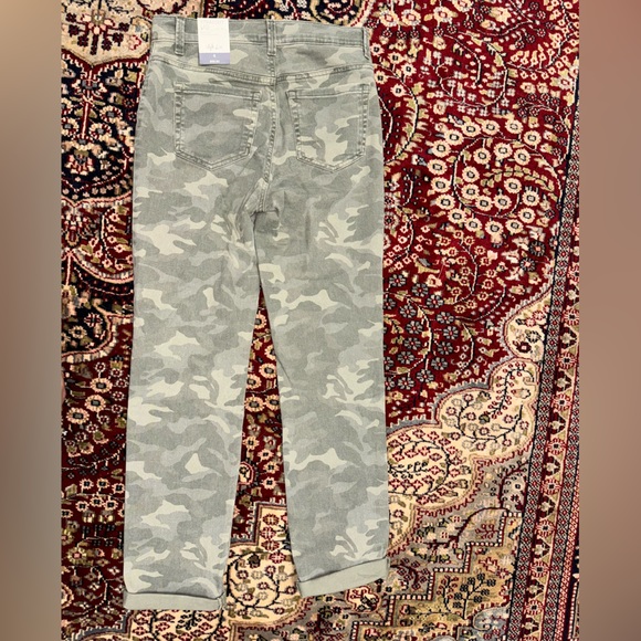 NWT camouflage pants, Style & Co, straight leg. Size 4 - Picture 7 of 7